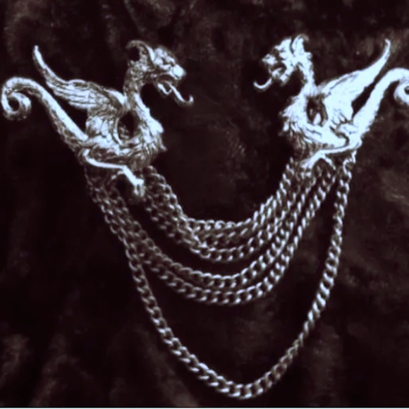 silver dragon cloak clasp - Picture 1 of 6